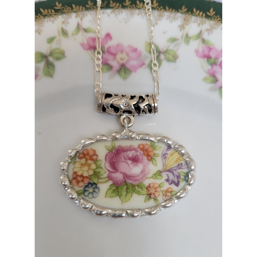 Meito China Broken China Pendant Necklace, Upcycled 1930s Japanese Porcelain